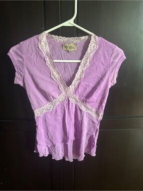 Urban Behavior Lavender Lace Trim V-Neck Top